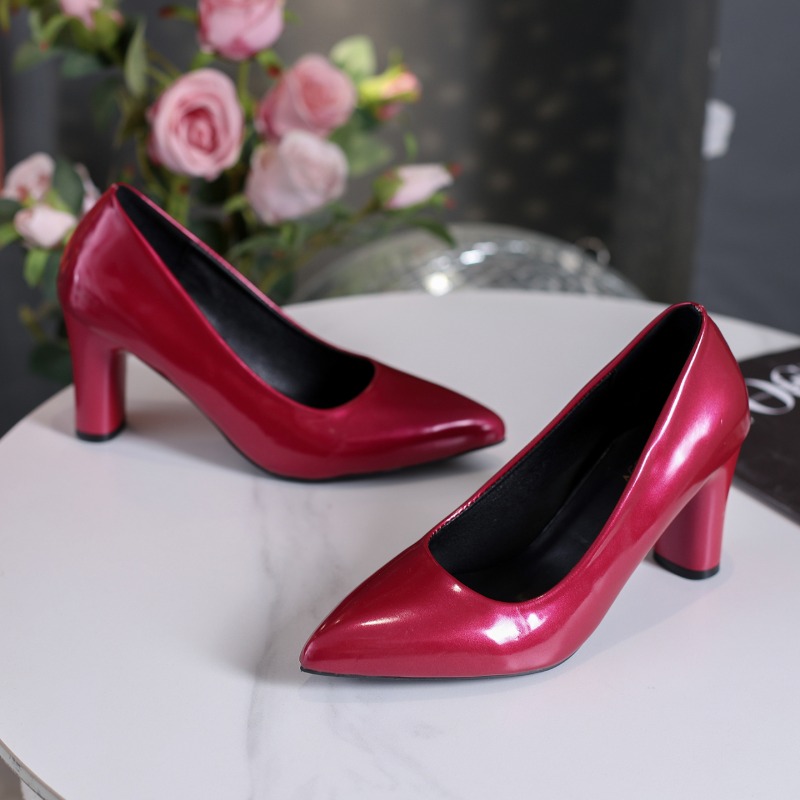 Pump Heel Block - Zapatos de tacón de charol de