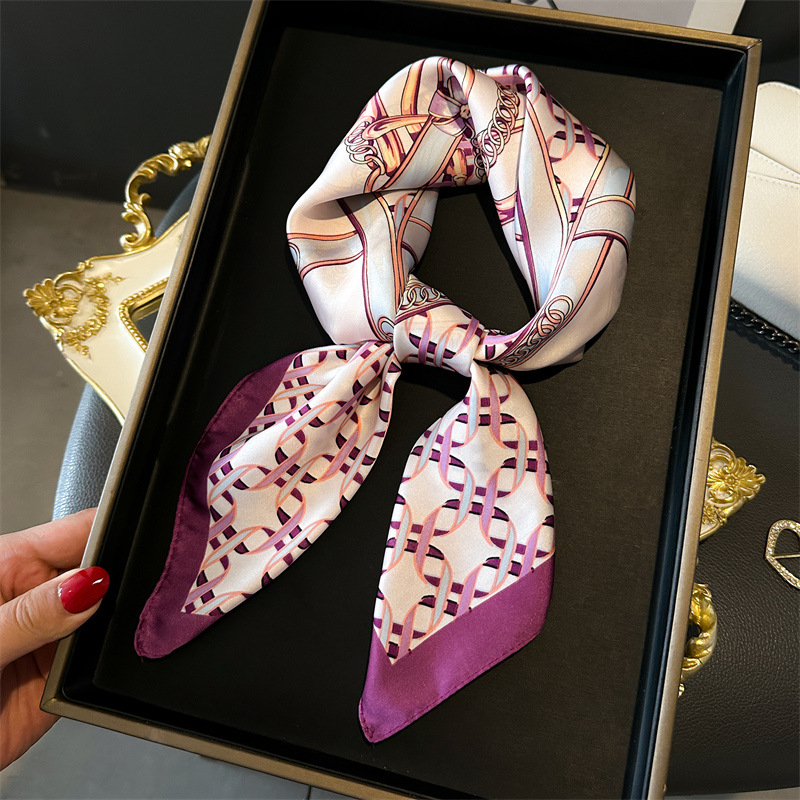 Pañuelo Cuadrado de Lujo para  - Silk Blouse reseña y precio